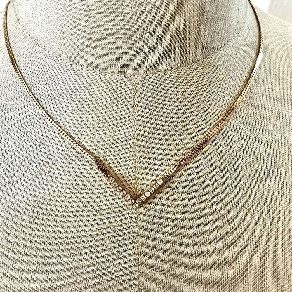 Avon Gold Tone Herringbone Chain Chevron V-shape Rhinestone vintage necklace